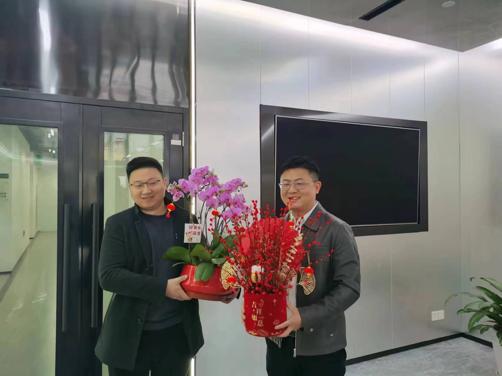 上海邁維動(dòng)漫科技有限公司喜迎新年喬遷之喜：立足新起點(diǎn)，開(kāi)啟新征程！(圖3)