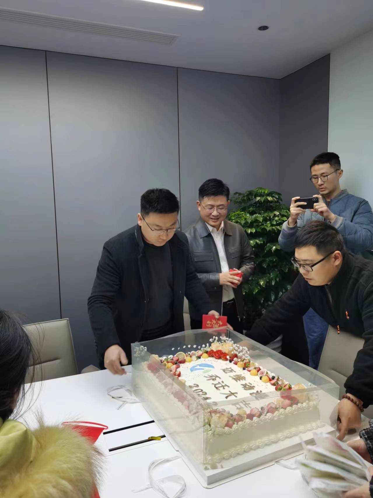 上海邁維動(dòng)漫科技有限公司喜迎新年喬遷之喜：立足新起點(diǎn)，開(kāi)啟新征程！(圖5)