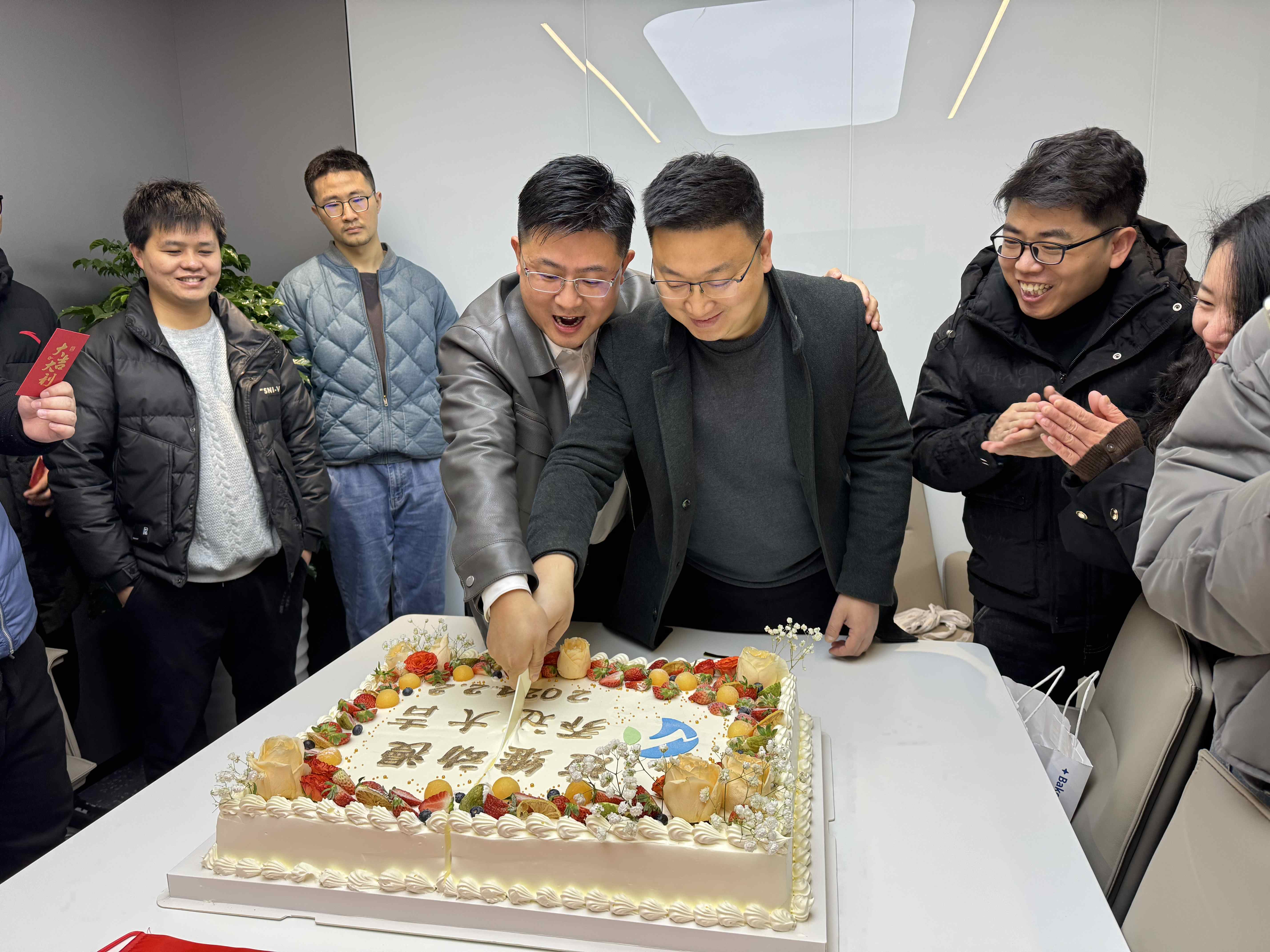 上海邁維動(dòng)漫科技有限公司喜迎新年喬遷之喜：立足新起點(diǎn)，開(kāi)啟新征程！(圖8)