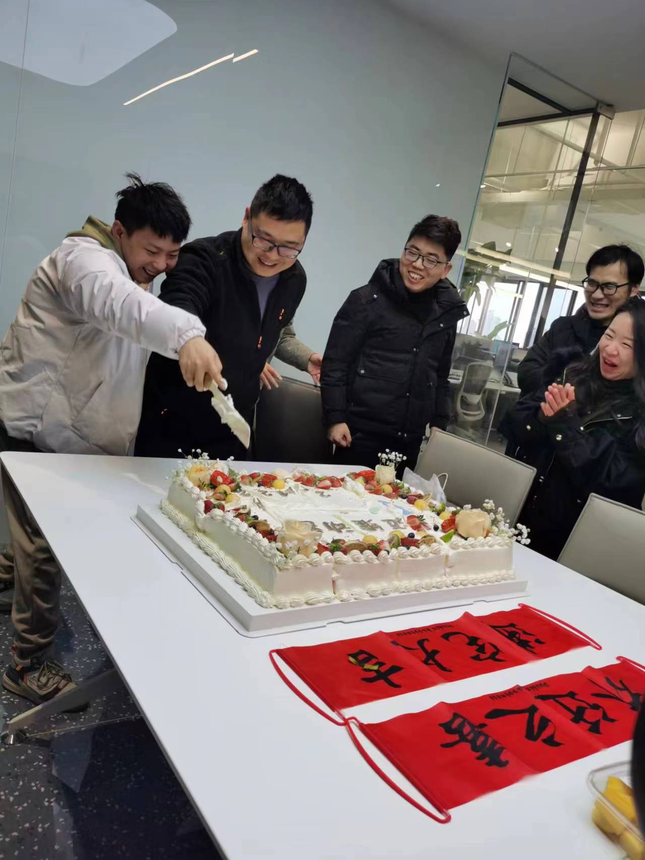 上海邁維動(dòng)漫科技有限公司喜迎新年喬遷之喜：立足新起點(diǎn)，開(kāi)啟新征程！(圖12)